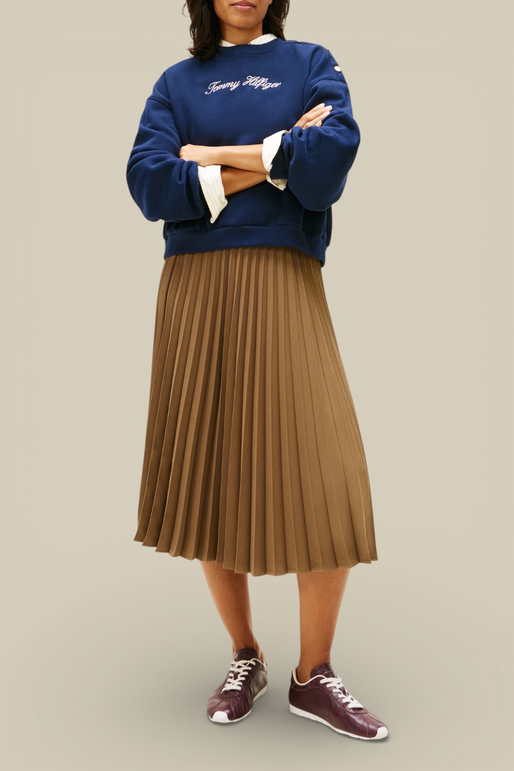 תמונת כל הלוק של חצאית מידי פליסה